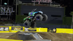 Velociraptor (Team Throttle), Monster Trucks Wiki