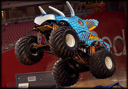 Velociraptor (Team Throttle), Monster Trucks Wiki