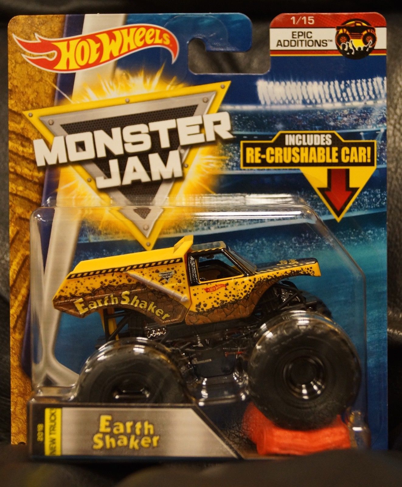 Monster Jam, Official Radical Rescue vs. Earth Shaker Die-Cast Monster  Trucks, 1:64 Scale, 2 Pack