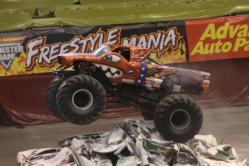 MONSTER TRUCK MANIA, Monster Trucks