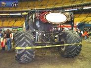 Monthgrl1203a1.jpg (105 KB) With a blank tailgate.