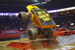 Dirt Crew, Monster Trucks Wiki