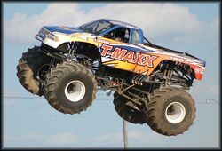 Traxxas t maxx monster truck discount