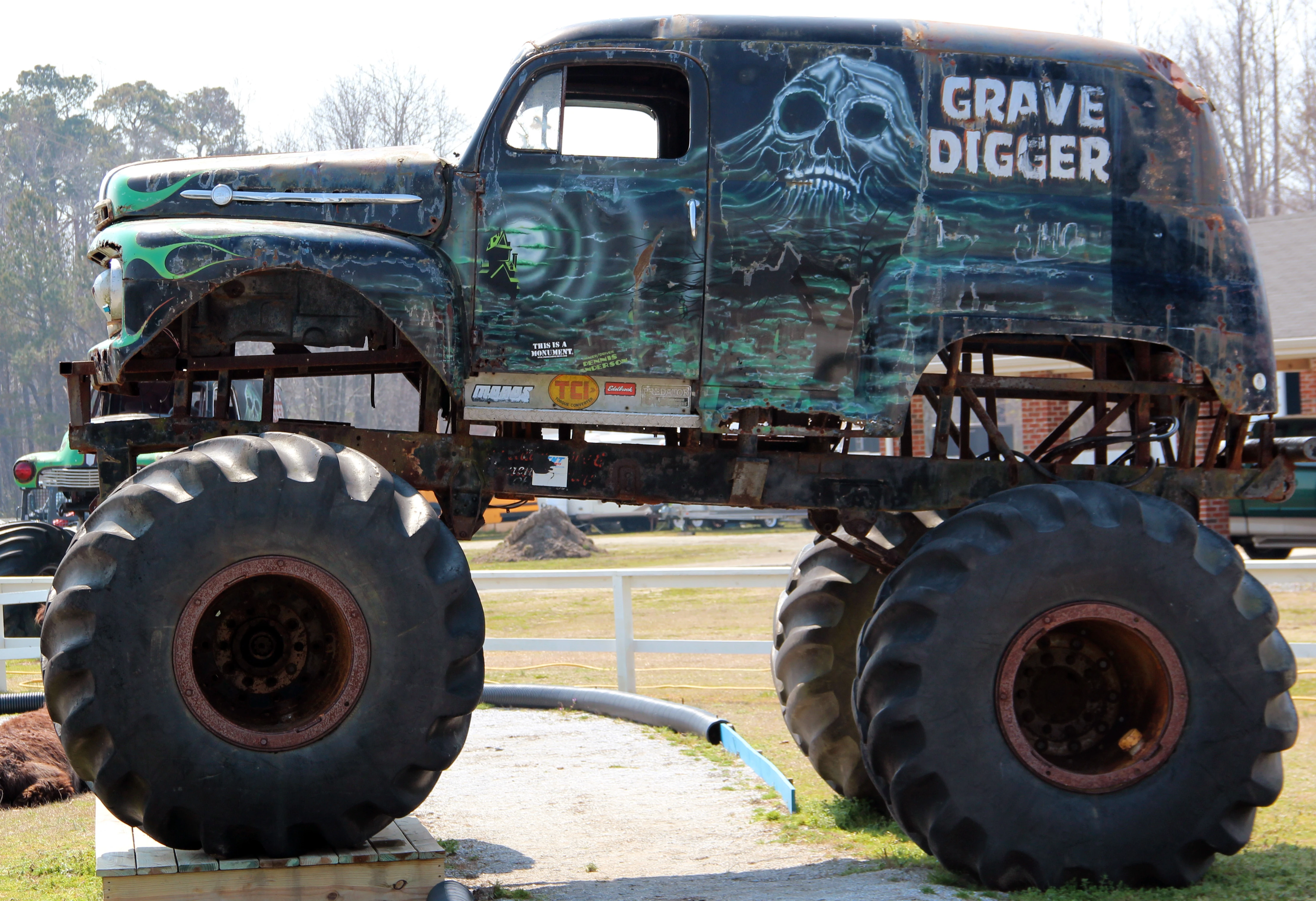 original grave digger monster truck toy