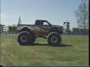 VS--YouTube-DrivingBigfoot8attheFordCentennial2003-4’04” .jpg (154 KB)