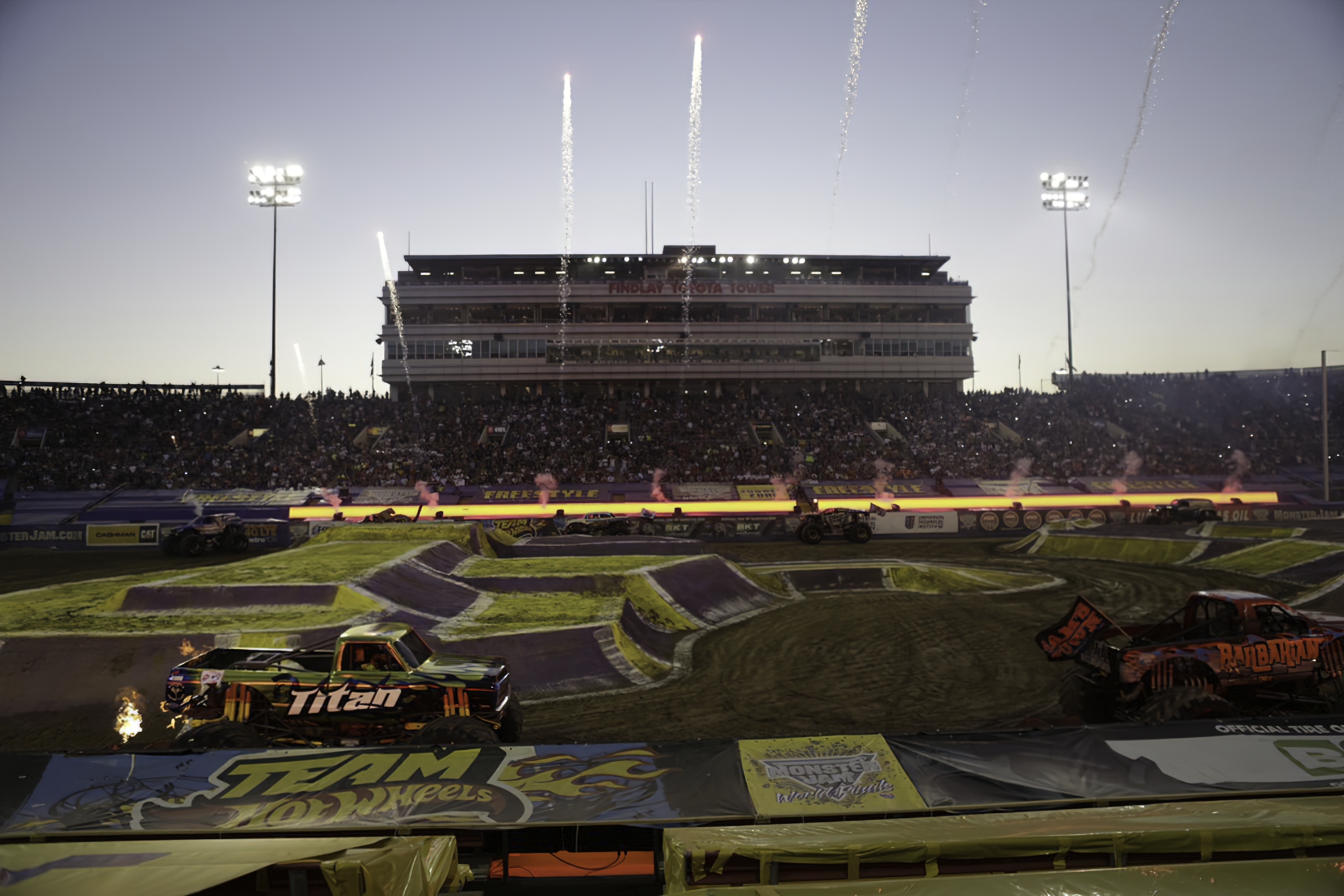 A Monster Truck's Car-Crushing Comeback - WSJ