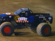 20200912 153857.jpg (241 KB) High Roller with Bulldozer's red wheel covers in West Lebanon, 2003.