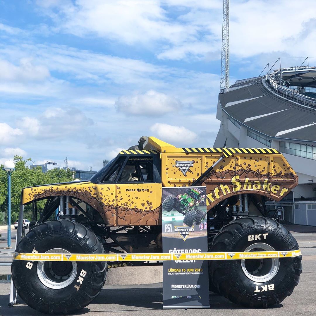 Earth Shaker Monster Jam Truck