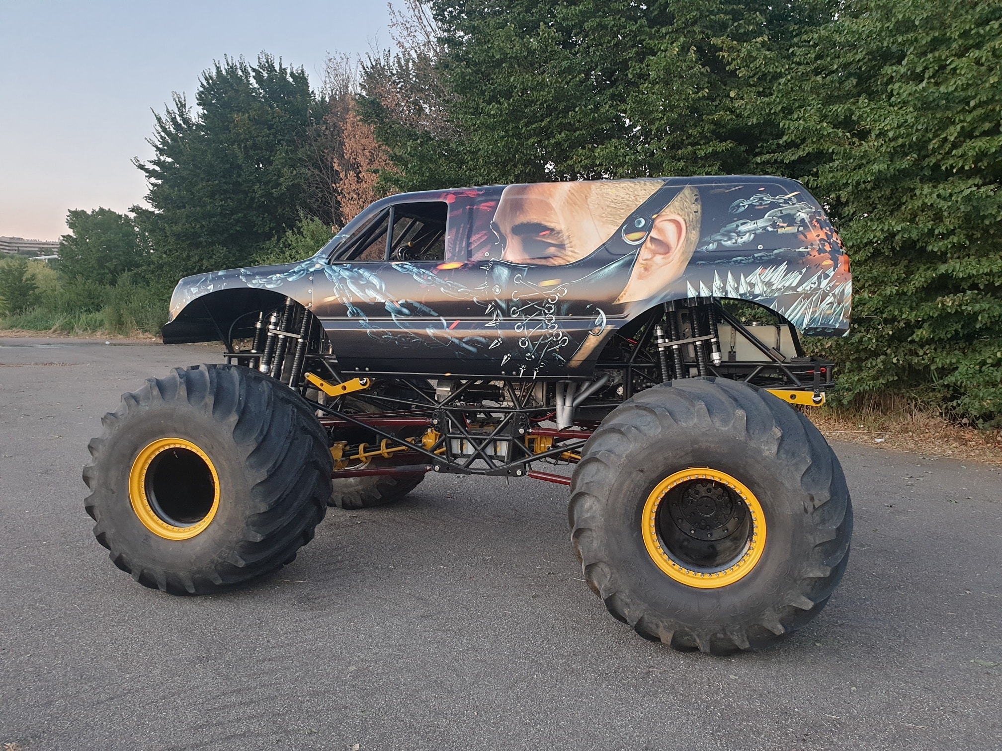 Kamikaze, Monster Trucks Wiki