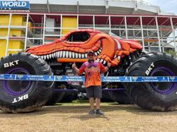 Velociraptor (Team Throttle), Monster Trucks Wiki