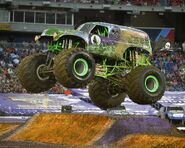 Dennis Anderson driving Grave Digger 32, with the chrome Grave Digger 30 body.