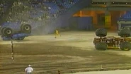 VS--YouTube-LotsLotsofMonsterTrucks-2ā30ā.jpg (421 KB) Both trucks after flipping.
