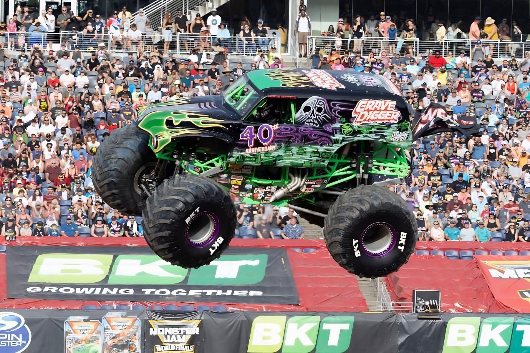 Monster Jam: Maximum Destruction, Monster Trucks Wiki