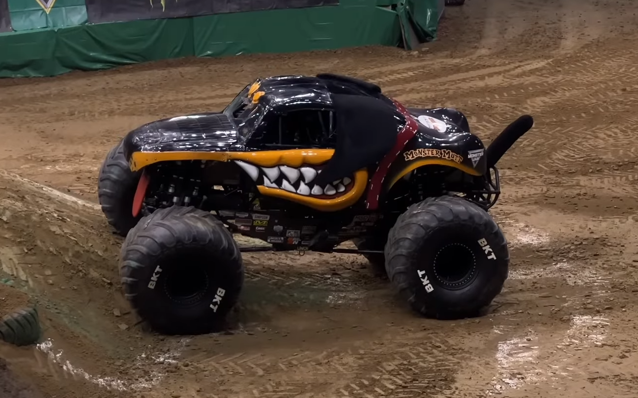 Monster Mutt Monster Jam Truck