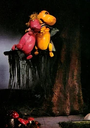 As Mumin and Snorkmädchen stay the night in a tree, the theater floats on the waves again