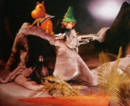 1959mum3.jpg (52 KB) Moomintroll and Snufkin disturb the Muskrat