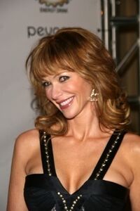 Lauren holly.jpg