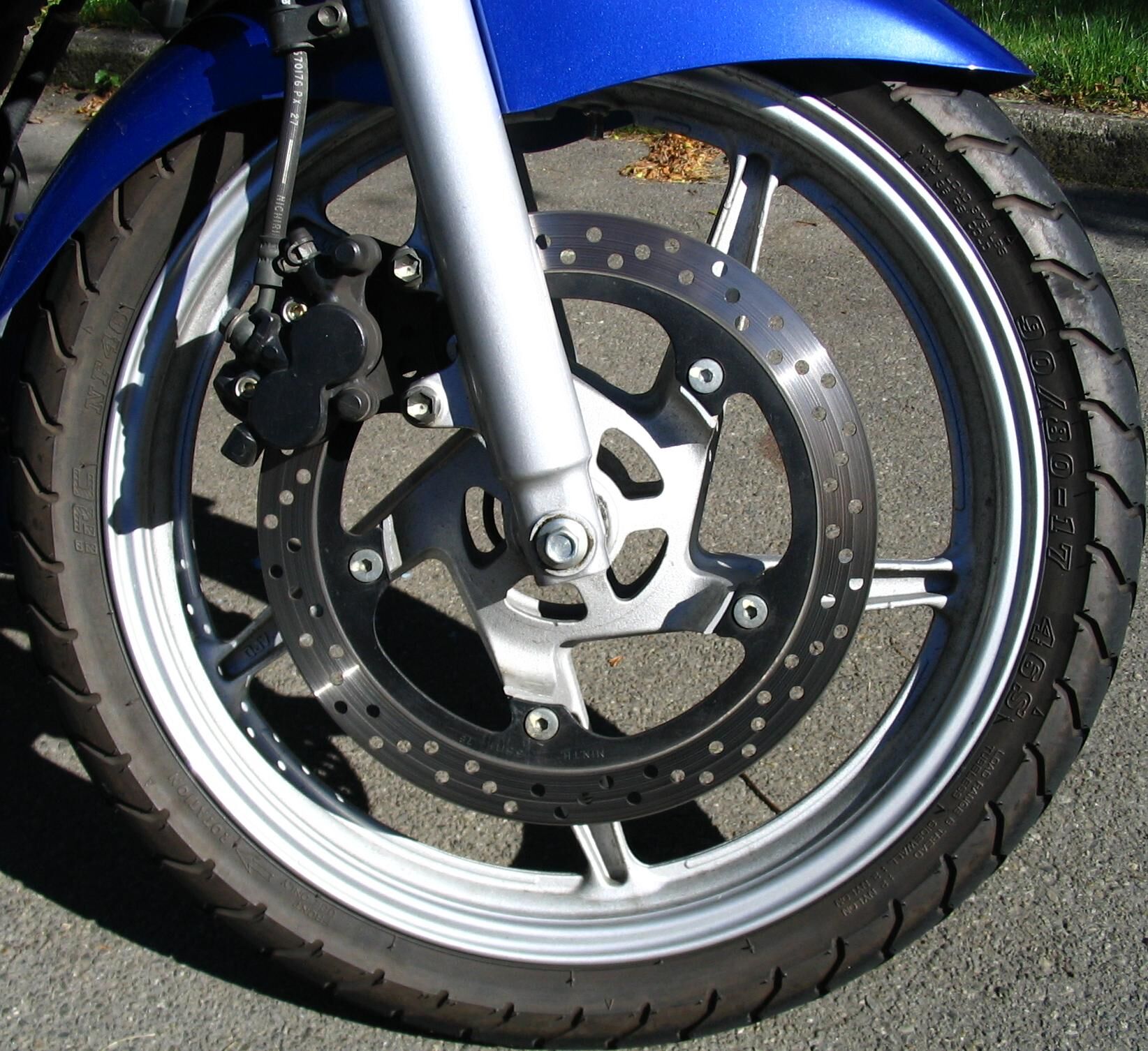 https://static.wikia.nocookie.net/motorrad/images/7/74/Disc_brake.jpg/revision/latest/scale-to-width-down/1644?cb=20070315124912