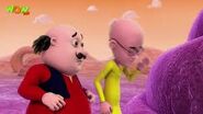 This photo has Motu being worried while Patlu is feeling disgusted about something