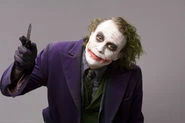 The-dark-knight-heath-ledger-joker (2).jpg (4 KB) Joker holds a knife in a promo photo