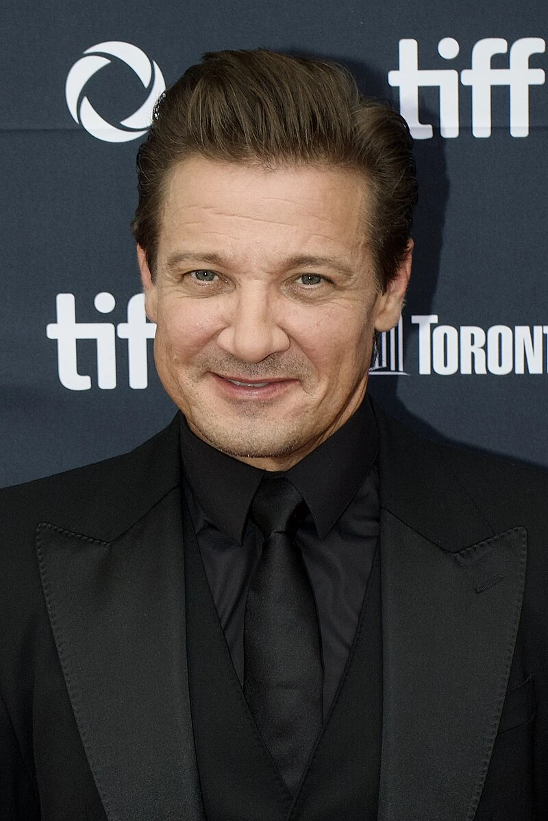 Jeremy Renner | Movie Fanon Wiki | Fandom, image size:800x1199