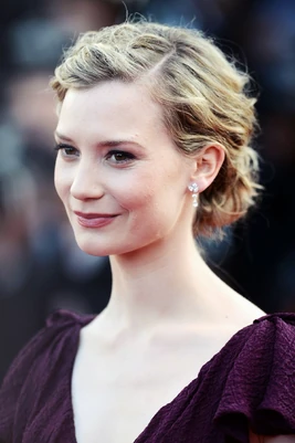 Mia Wasikowska
