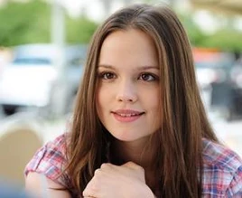 Emilia Schüle