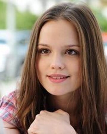 Emilia Schule Moviepedia Wiki Fandom