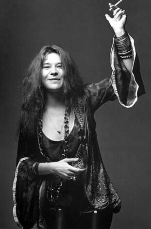 Galeteria Metrópolis - Não tem como falar de rock feminino sem falar da  rainha Janis Joplin. Uma das vozes mais emblemáticas da música internacional.  A cantora nasceu em 1943 em Port Arthur.