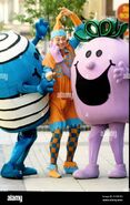 Actor-roy-hudd-with-mr-men-characters-1988-2HD2KRG
