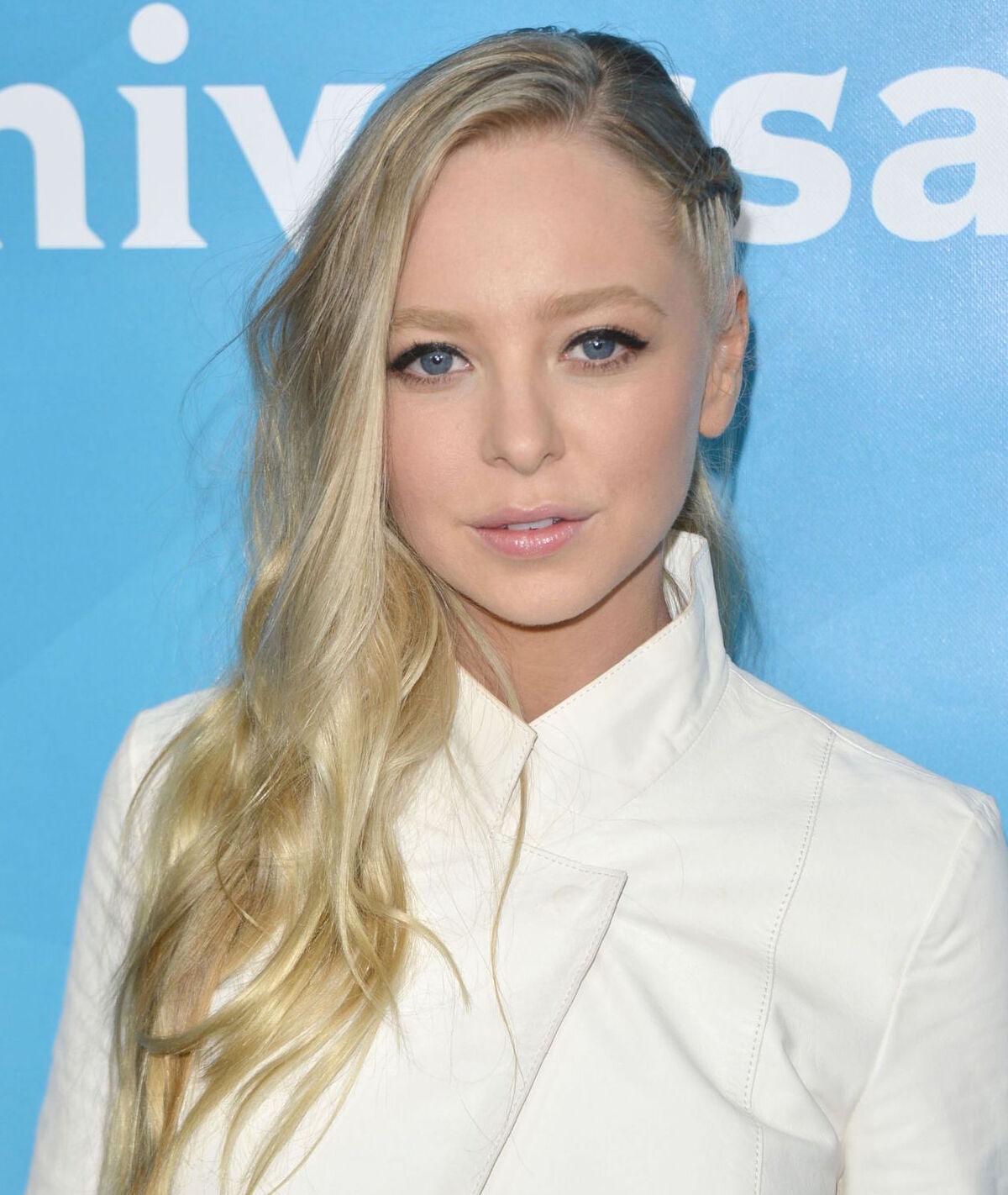 Portia Doubleday On How 'Mr. Robot' Remains One Of The Most Feminist Shows  On TV