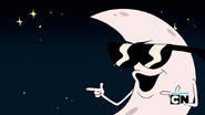 Moonman pretending that he has guns.