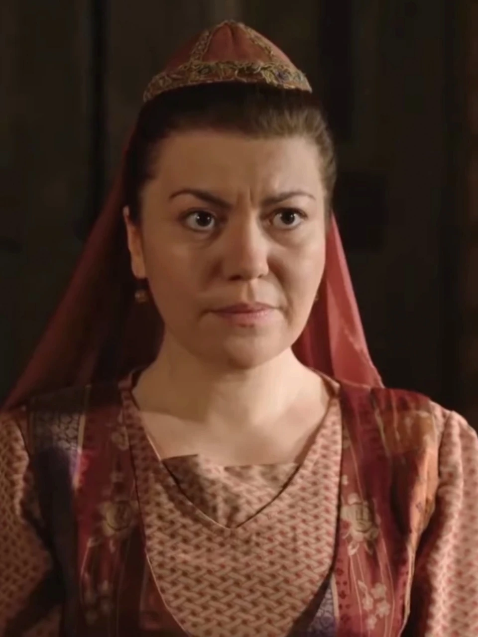 Сколько лет хатун. Турецкая актриса сема кечик карабель. Сколько лет хатун. Айше калфа. Айше хатун.