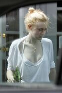 Dakota fanning cleavage leaving pilates 1 CDaIWjk.sized