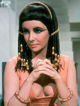 PLuOj Elizabeth-Taylor-in-Cleopatra-elizabeth-taylor-6523993-400-533