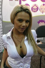 1f398 ORIG-ashlynn brooke