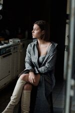 Adele-Exarchopoulos-L-Officiel-Spain-Photoshoot-2017-adele-exarchopoulos-41634834-800-1200