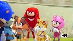 Pobi do #Sonic! Mal conheceu o #Knuckles e já levou porrada na