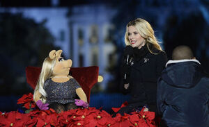 Reese Witherspoon 2015 tree lighting 2