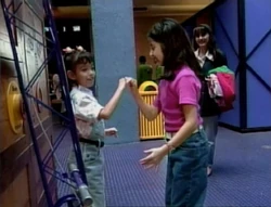 TwoGirlsattheScienceMuseum