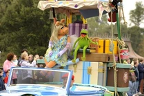 Kermit and Piggy on their float unit for the parade in Walt Disney World.