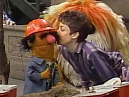 Linda Bove (Linda) & SullySesame Street Episode 2289