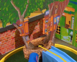 On the miniature golf course in Episode 5529