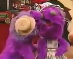 Otto and Etta Otter"A Berry Bear Christmas"