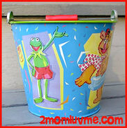 Schylling 1997 tin bucket 1