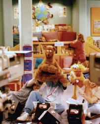 3705-JoeyDaveyRudmanTada.jpg (122 KB) David Rudman (with Matt Vogel's assistance) performing Baby Bear and Fran Brill as Zoe.