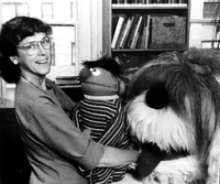 CarolyWilcoxErnie.jpg (424 KB) Wilcox with Ernie and Barkley.