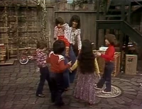 1305-Buffy Hokey Pokey.jpg (47 KB) "The Hokey Pokey" (First: Episode 1305)