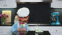 The Swedish Chef puppeteers cake pops[1] of Kermit and Piggy on Nerdy Nummies, also making them kiss.