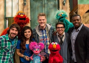 Pentatonix-Murray-Abby-Elmo-Rosita-(RichardTermine)